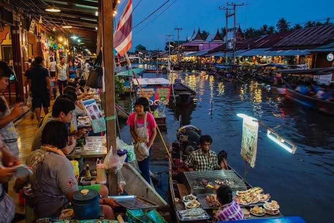 Floating market
